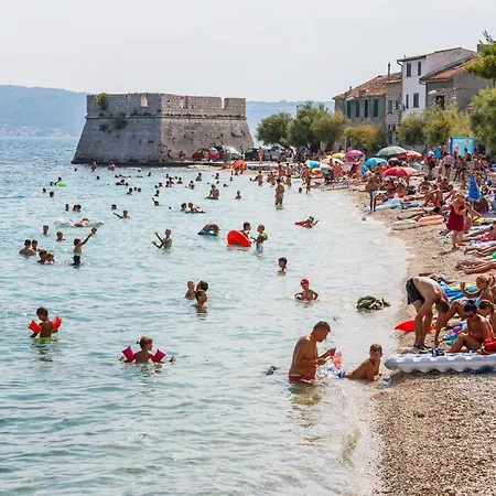 Family Friendly House With A Swimming Pool Kastel Novi, Kastela - 16199 Дом отдыха *