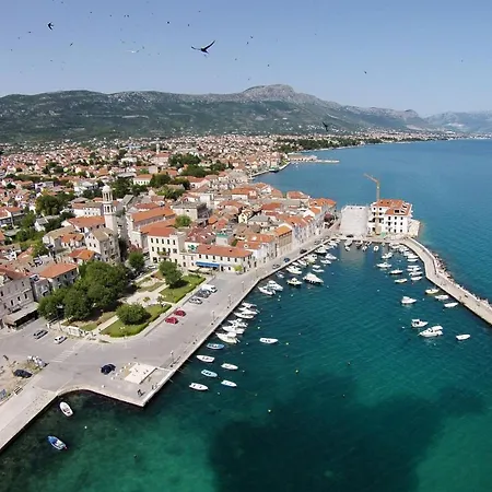 Family Friendly House With A Swimming Pool Kastel Novi, Kastela - 16199 Дом отдыха Кастель-Нови