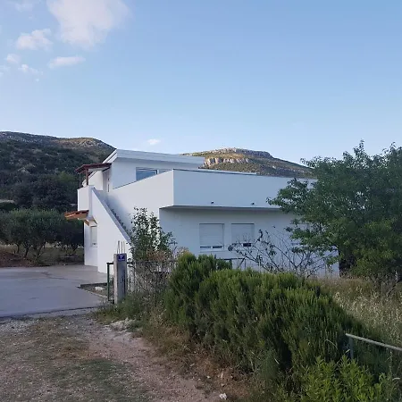Дом отдыха Family Friendly House With A Swimming Pool Kastel Novi, Kastela - 16199 *