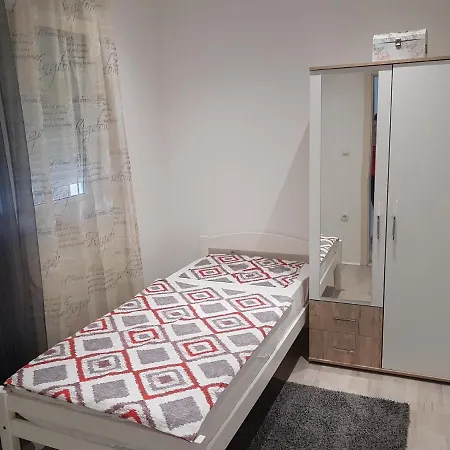 Family Friendly House With A Swimming Pool Kastel Novi, Kastela - 16199 Дом отдыха *