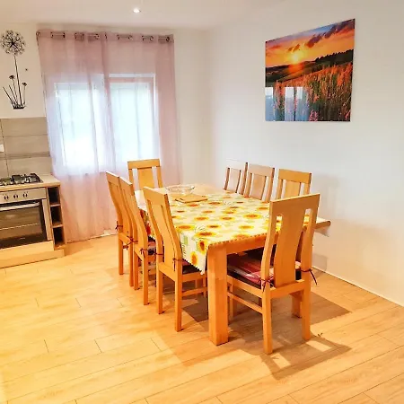 Дом отдыха Family Friendly House With A Swimming Pool Kastel Novi, Kastela - 16199 *