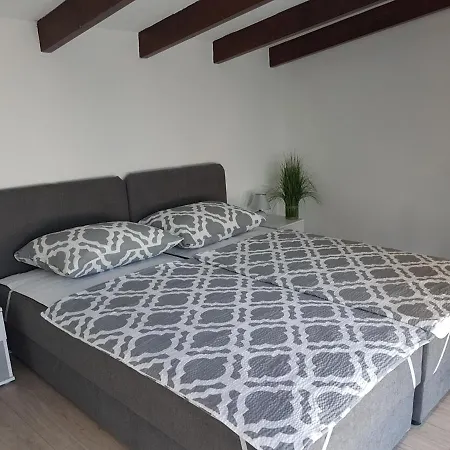 Family Friendly House With A Swimming Pool Kastel Novi, Kastela - 16199 Дом отдыха Кастель-Нови