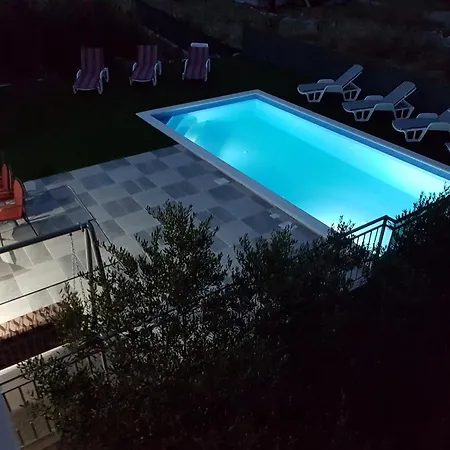 Family Friendly House With A Swimming Pool Kastel Novi, Kastela - 16199 Кастель-Нови